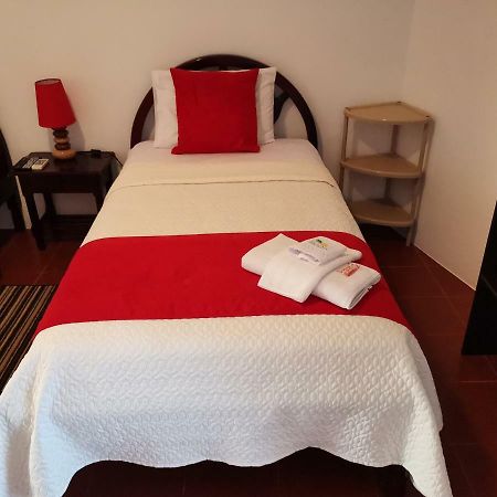 Hostal La Isla Del Descanso 푸에르토빌라밀 외부 사진