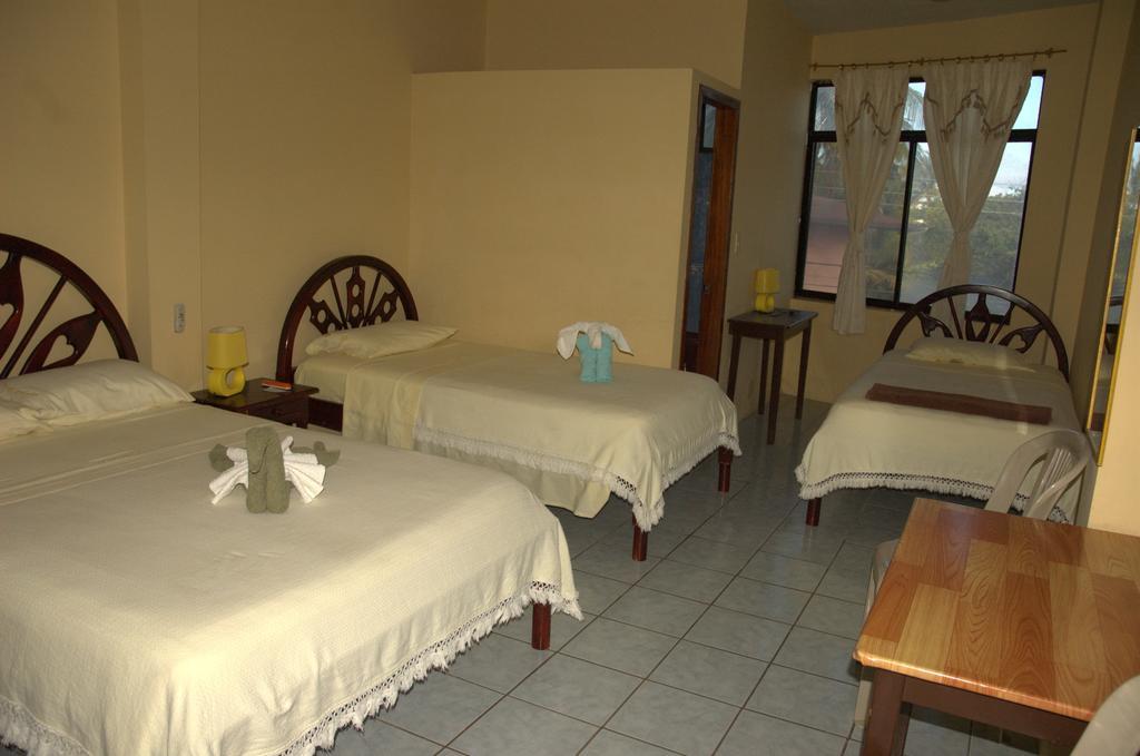 Hostal La Isla Del Descanso 푸에르토빌라밀 외부 사진