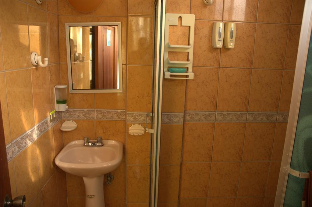 Hostal La Isla Del Descanso 푸에르토빌라밀 외부 사진