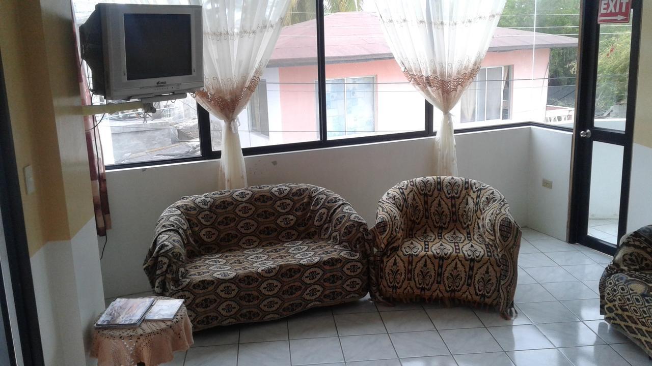 Hostal La Isla Del Descanso 푸에르토빌라밀 외부 사진