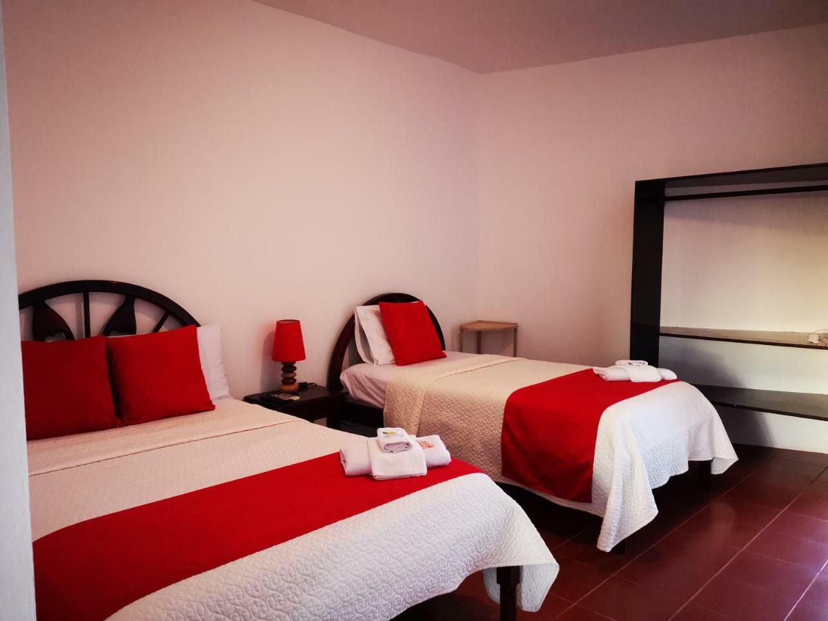 Hostal La Isla Del Descanso 푸에르토빌라밀 외부 사진