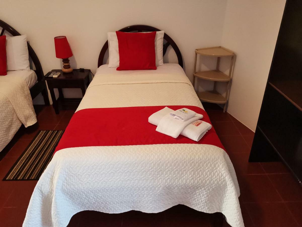 Hostal La Isla Del Descanso 푸에르토빌라밀 외부 사진