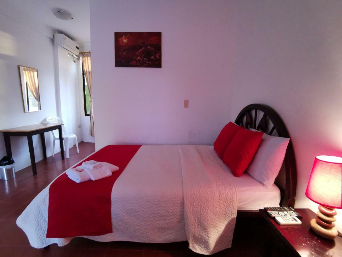 Hostal La Isla Del Descanso 푸에르토빌라밀 외부 사진