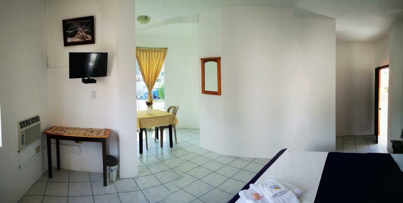 Hostal La Isla Del Descanso 푸에르토빌라밀 외부 사진