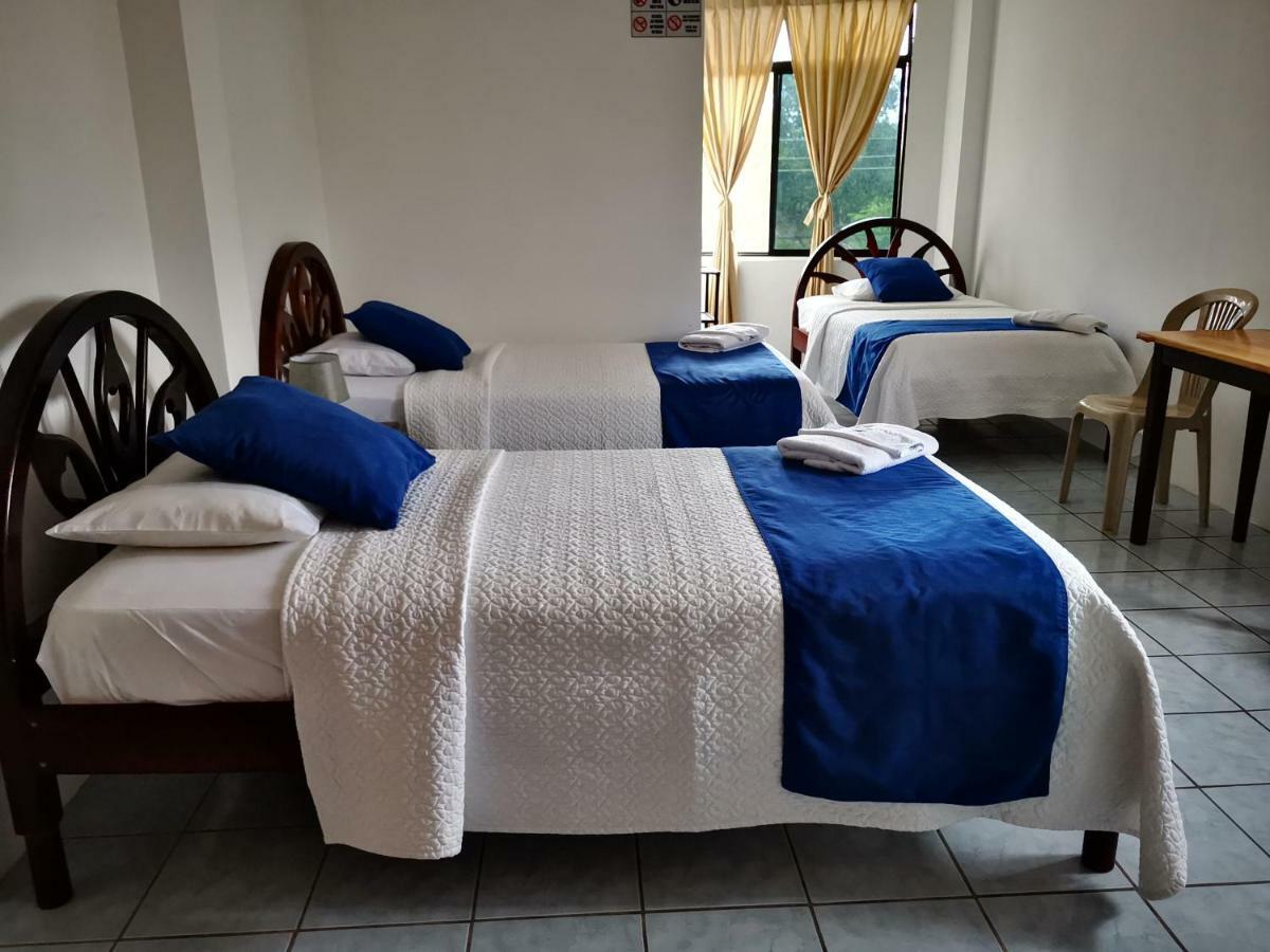 Hostal La Isla Del Descanso 푸에르토빌라밀 외부 사진