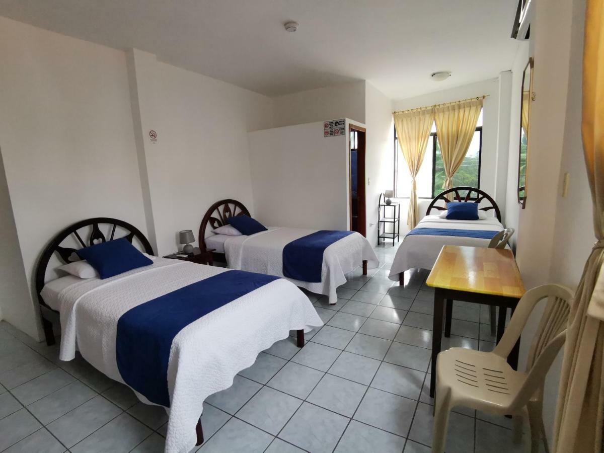 Hostal La Isla Del Descanso 푸에르토빌라밀 외부 사진