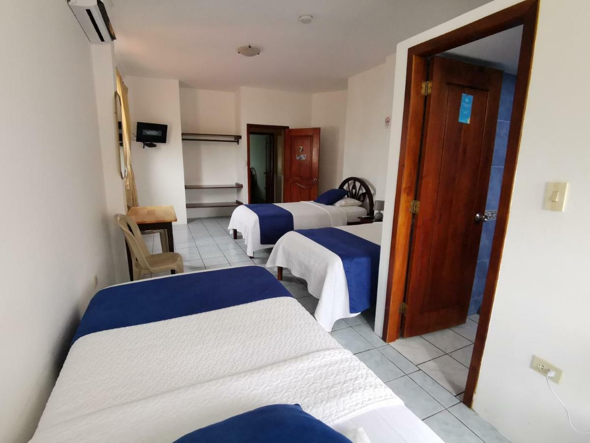 Hostal La Isla Del Descanso 푸에르토빌라밀 외부 사진
