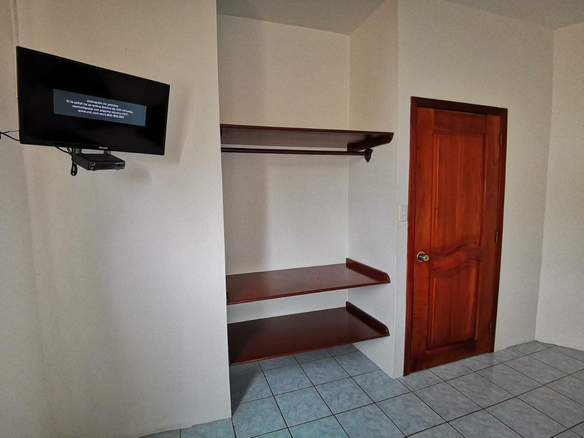 Hostal La Isla Del Descanso 푸에르토빌라밀 외부 사진