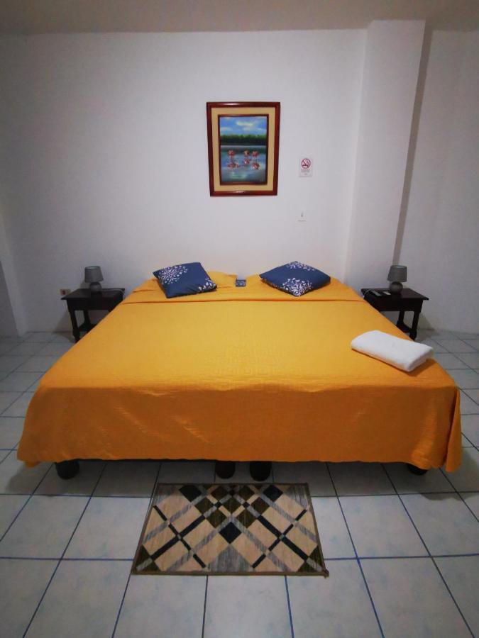 Hostal La Isla Del Descanso 푸에르토빌라밀 외부 사진