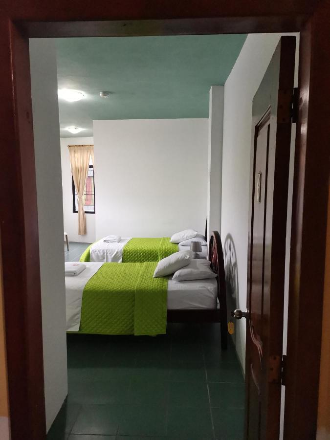 Hostal La Isla Del Descanso 푸에르토빌라밀 외부 사진