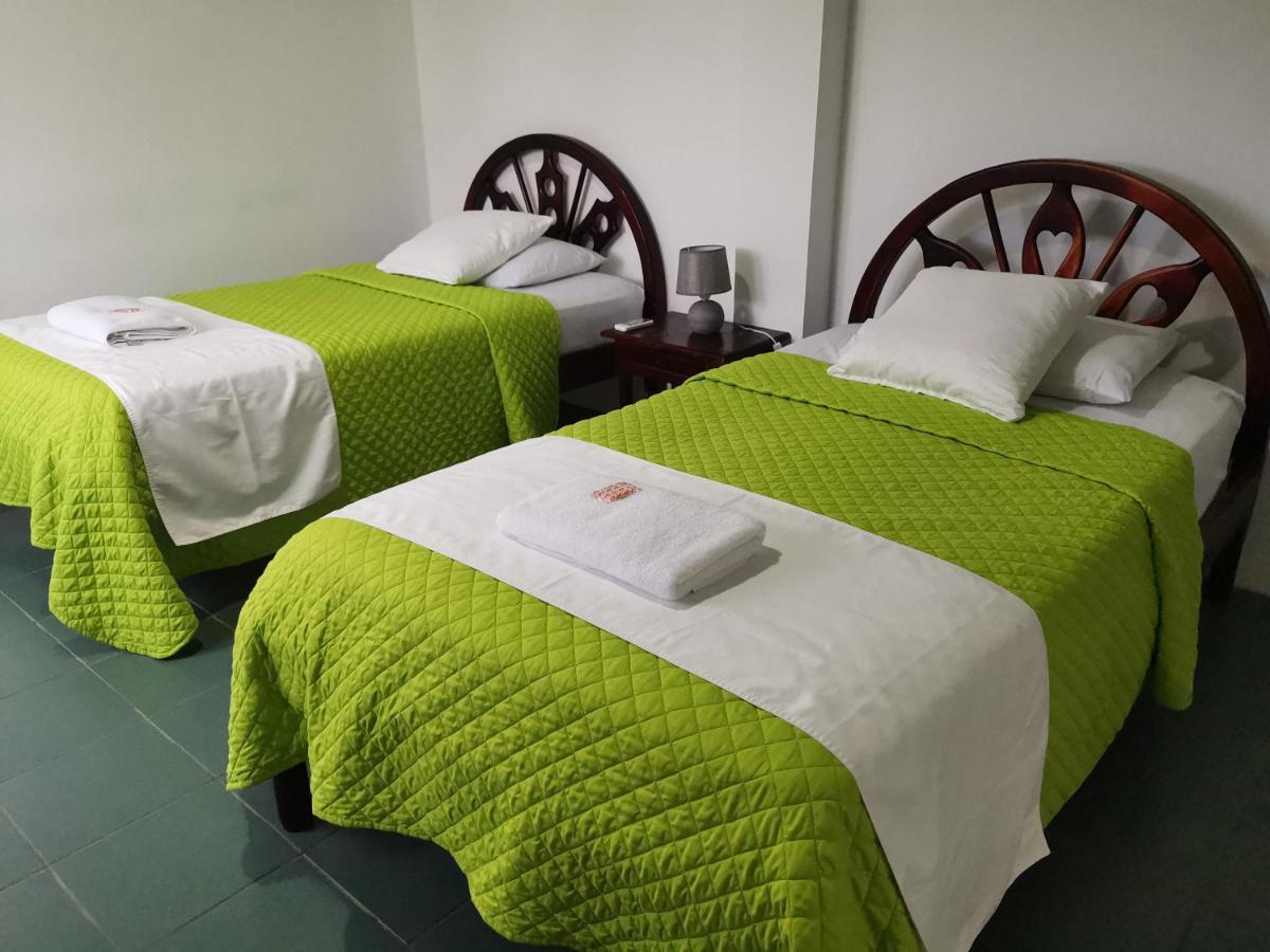 Hostal La Isla Del Descanso 푸에르토빌라밀 외부 사진